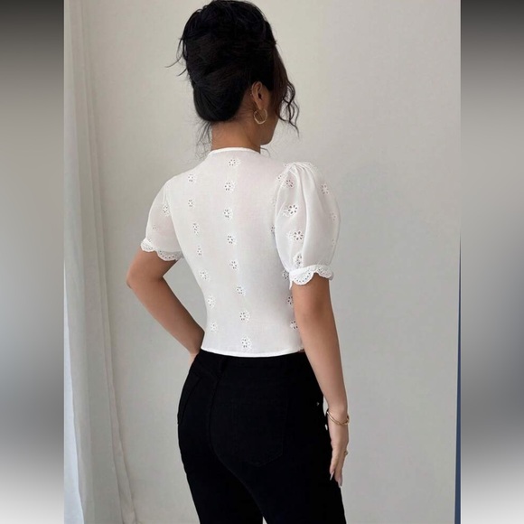 Boho white embroidered mesh insert V neck blouse - Picture 2 of 6